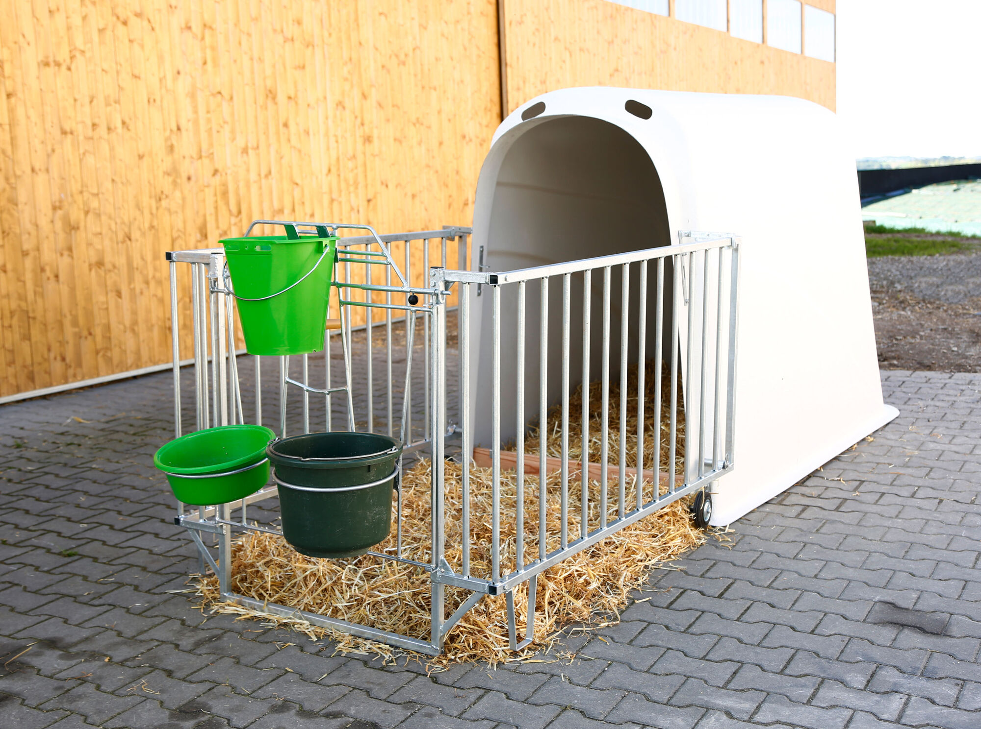 Kälberiglu CalfHouse Premium Plus mit leichter Umzäunung von Kerbl 14580
