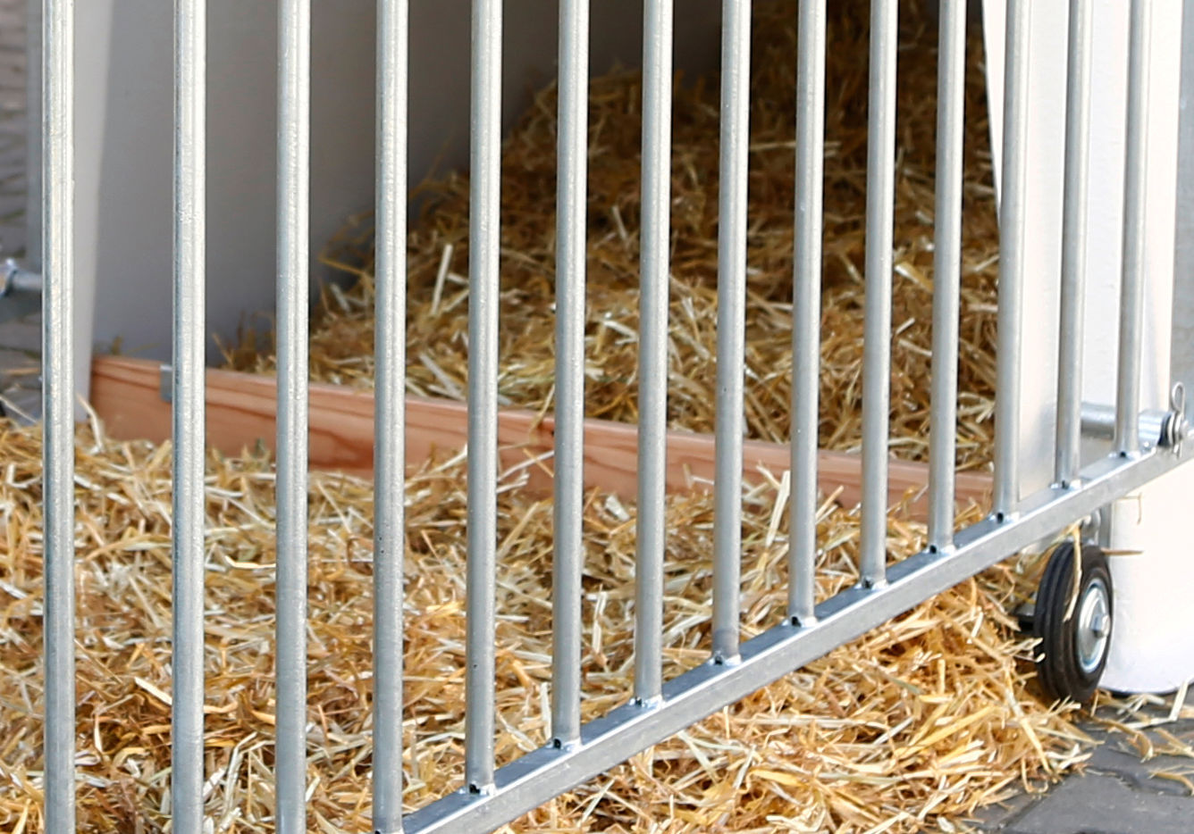Kälberiglu CalfHouse Premium Plus mit leichter Umzäunung von Kerbl 14580