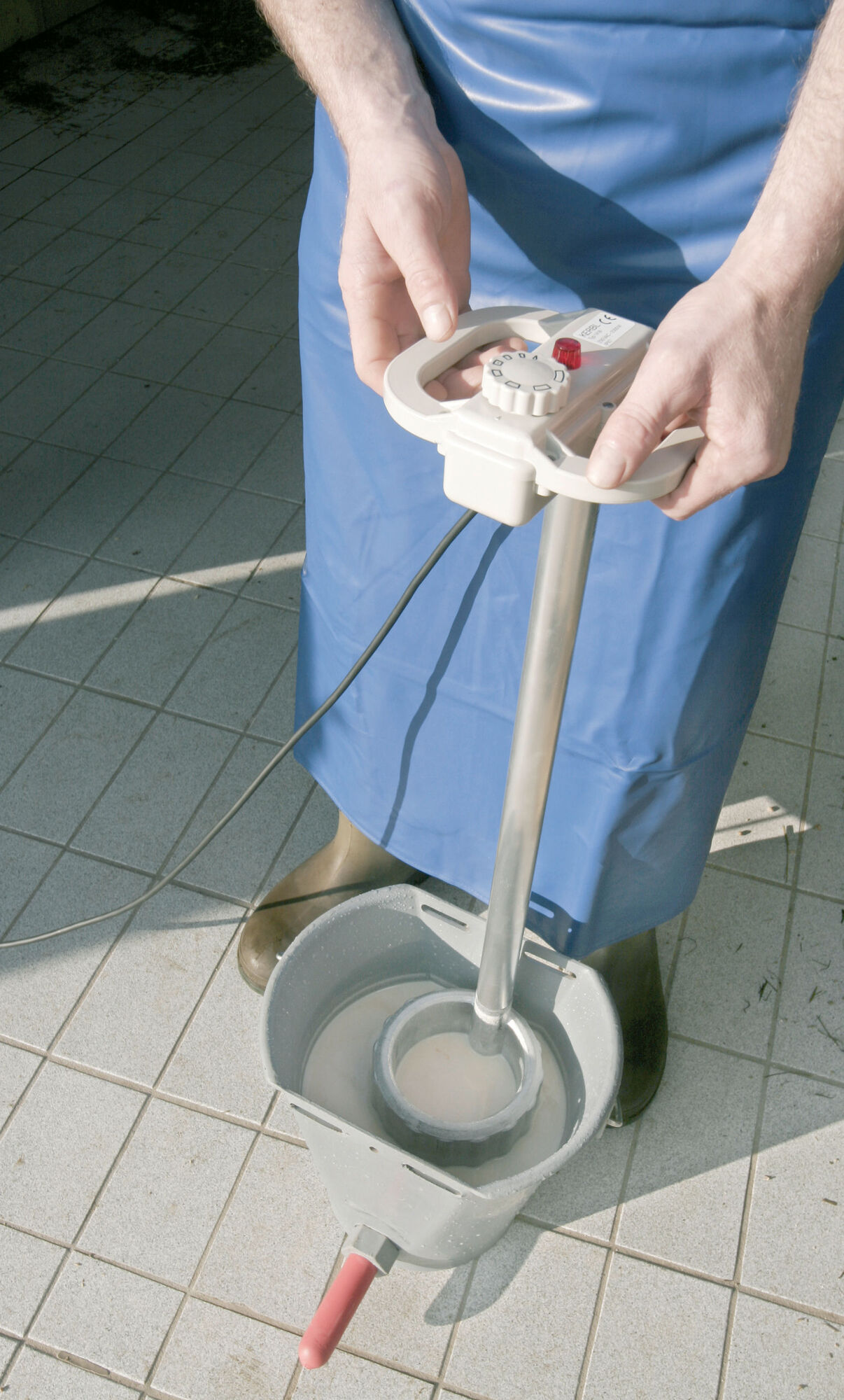 Kälbermilcherwärmer mit Bügelgriff von Kerbl 1418