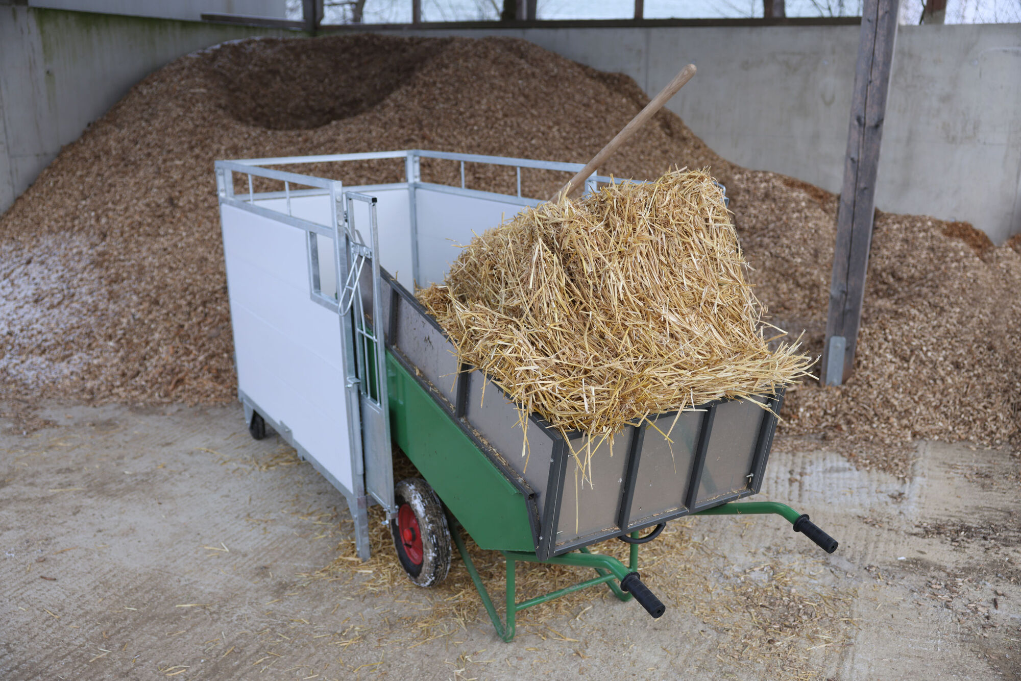 Kälberbox Premium mit schwenkbarem Boden von Kerbl 14616