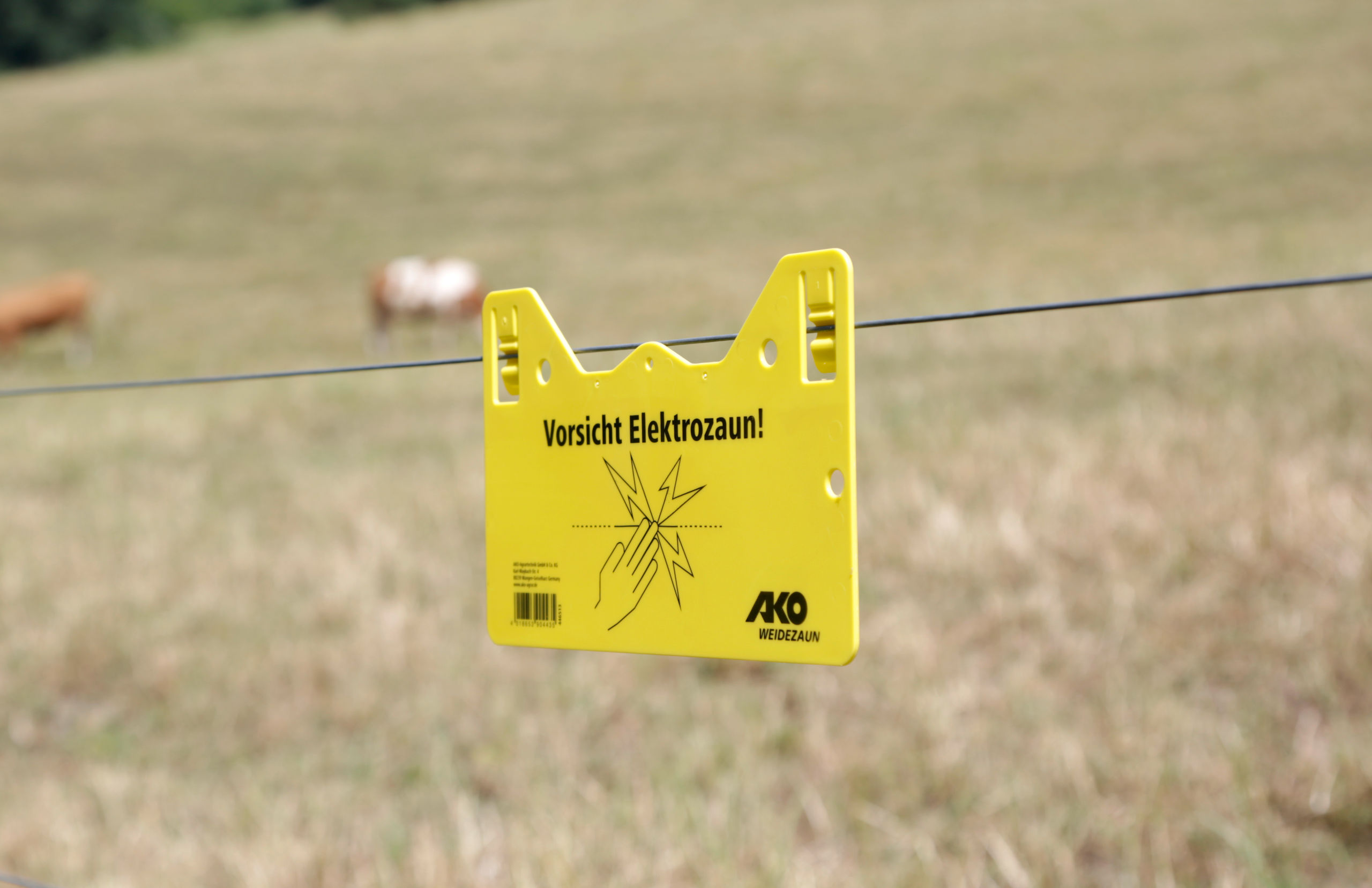 Warnschild "Vorsicht Elektrozaun!" zum Einhängen - AKO Warnschild "Vorsicht Elektrozaun!" zum Einhängen von AKO
