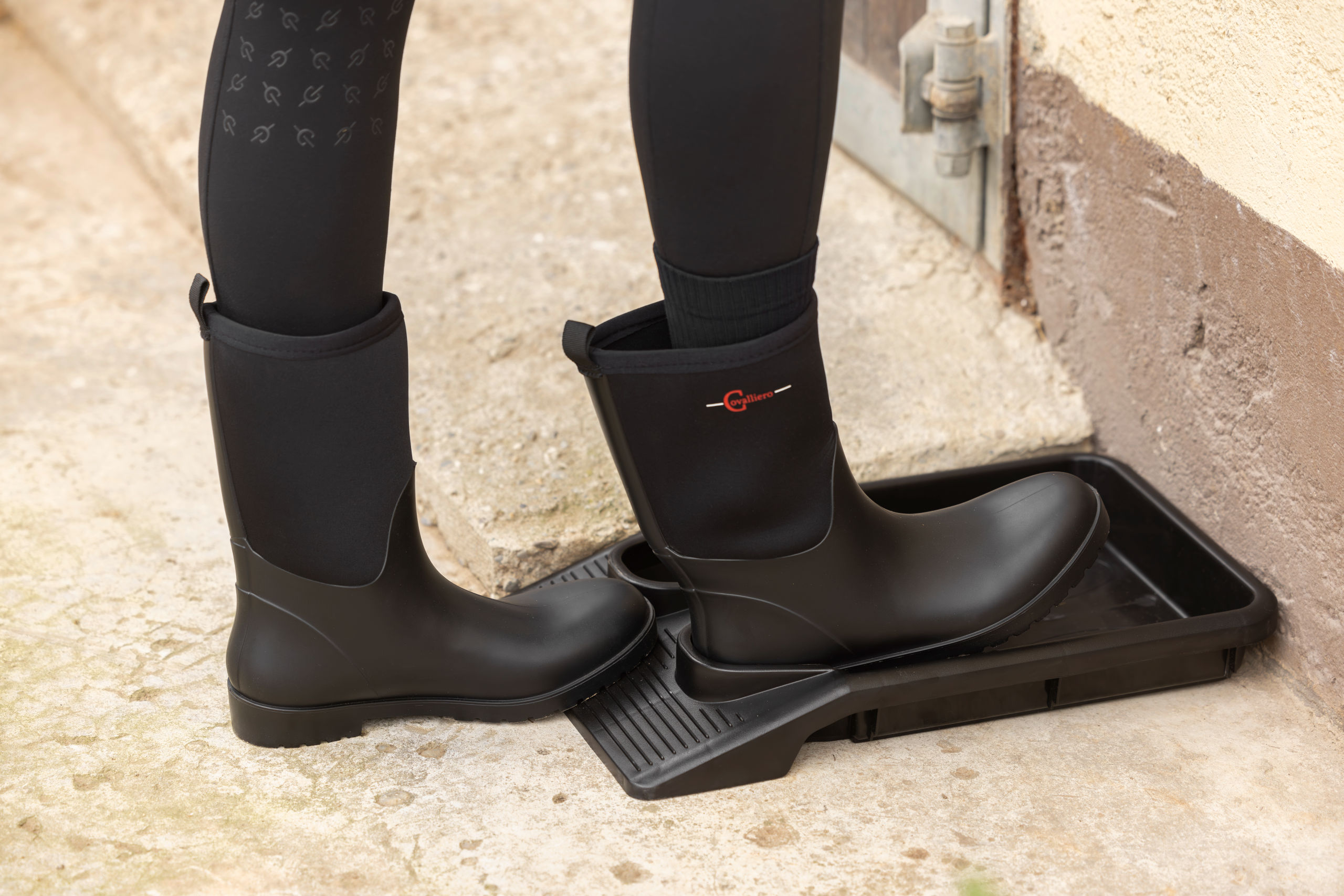 Ausziehwanne für Schuhe / Stiefel EasyOut von Kerbl