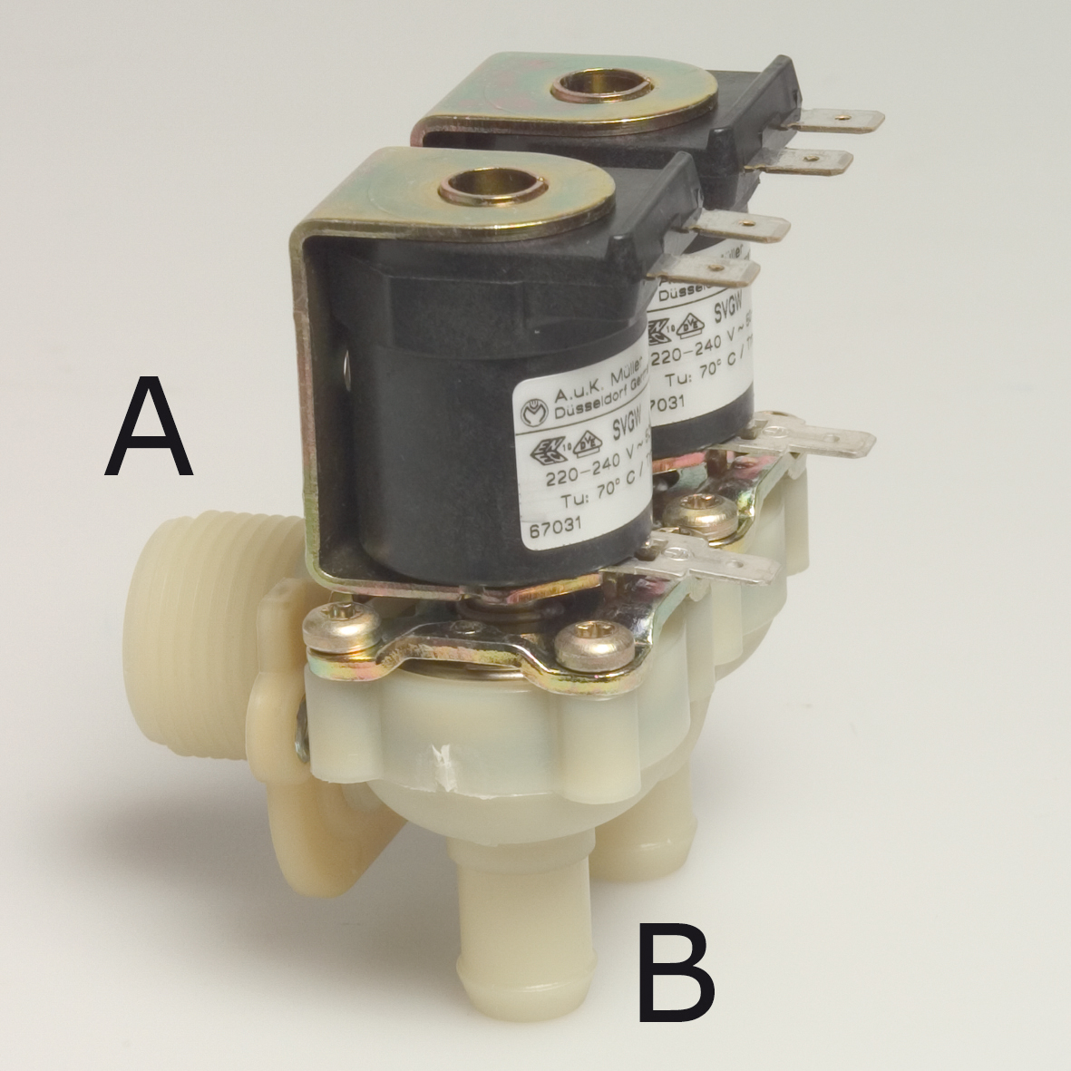 Magnetventil doppelt, Winkel 220V 3/4" Anschluss - A. u. K. Müller Magnetventil doppelt, Winkel 220V 3/4" Anschluss von A. u. K. Müller