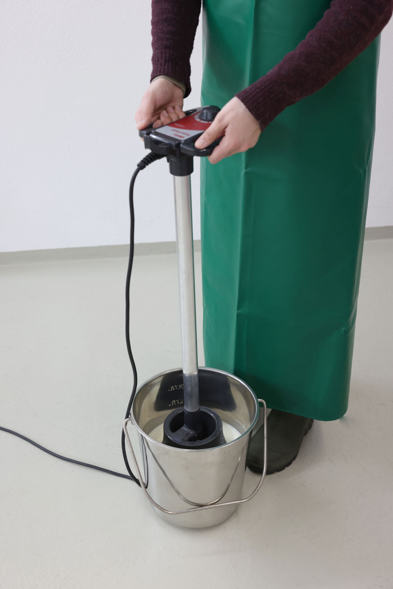 Kälbermilcherwärmer SuperHeat 2300W von Kerbl 14000