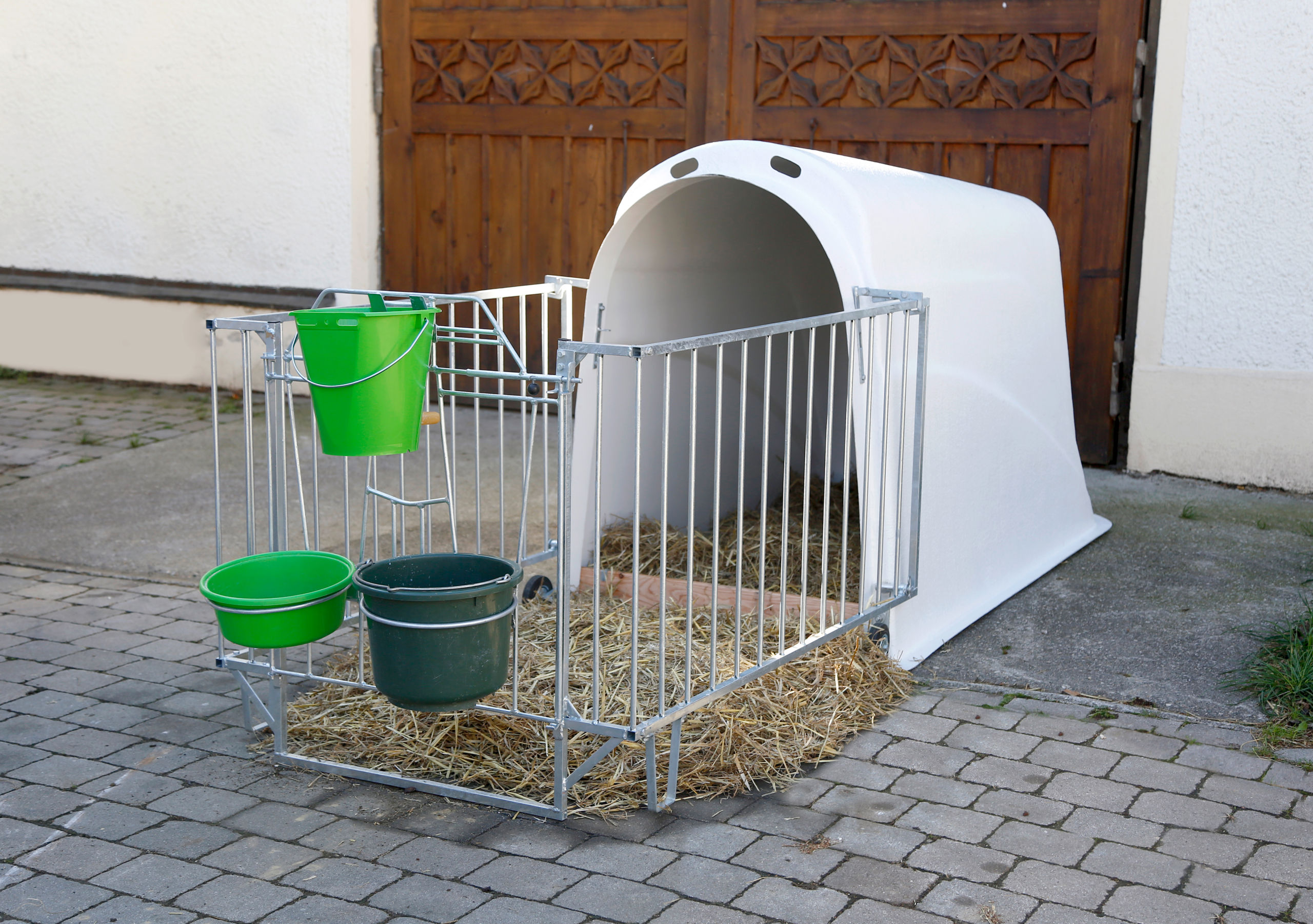 Kälberiglu CalfHouse Master Plus mit leichter Umzäunung von Kerbl 14470
