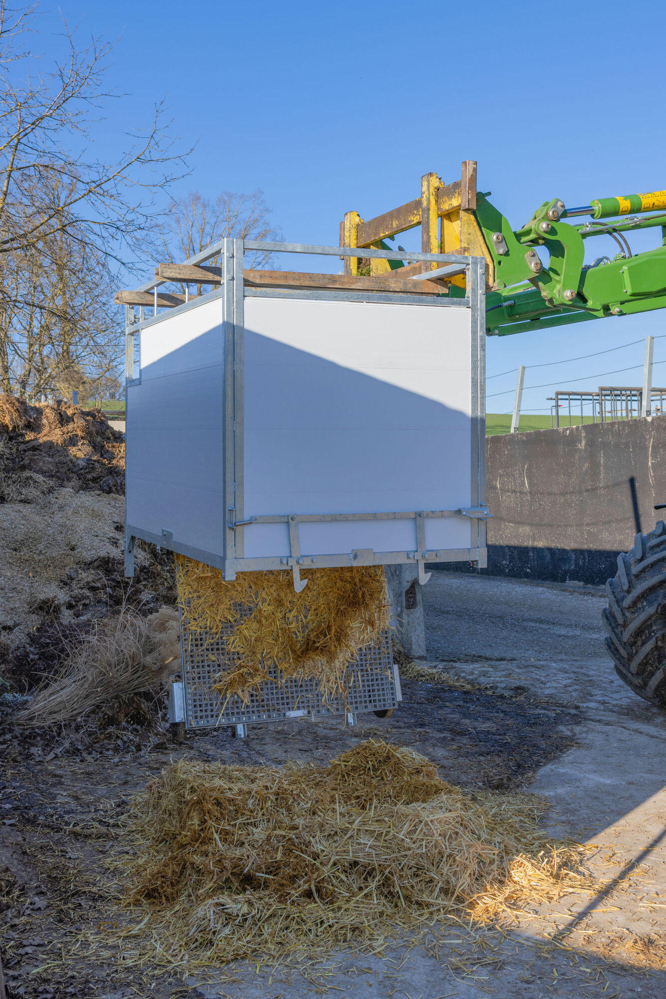 Kälberbox Premium mit schwenkbarem Boden von Kerbl 14616
