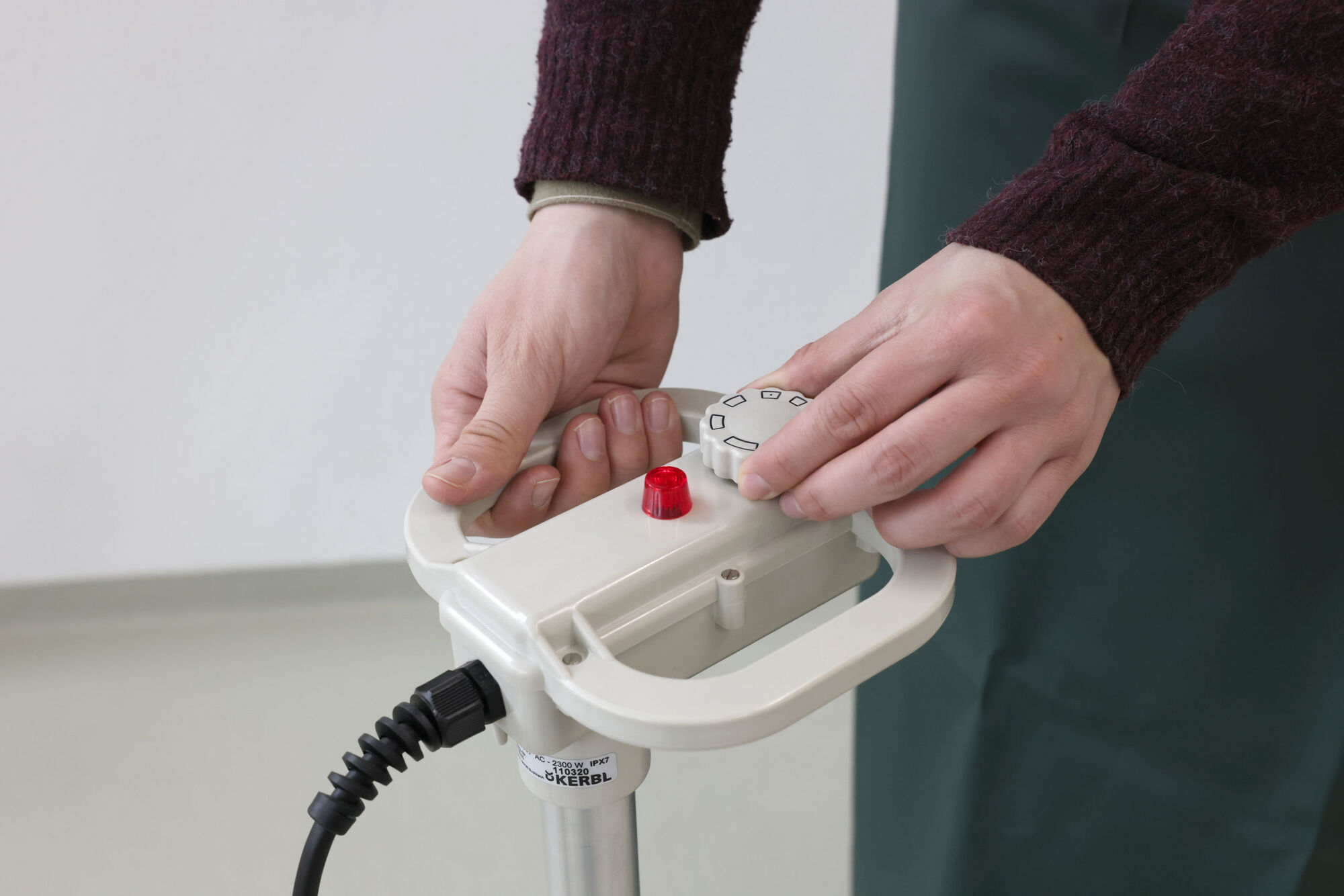 Kälbermilcherwärmer mit Bügelgriff von Kerbl 1418